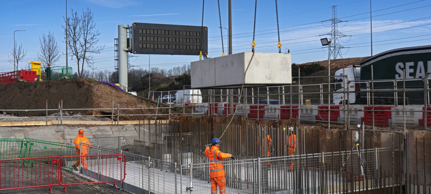Bridge construction next to the M42