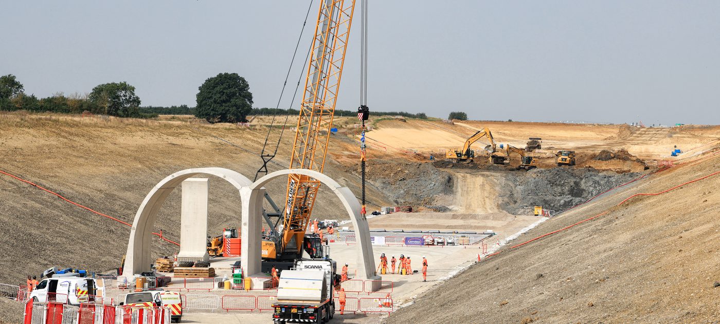 Tunnel segments and crane