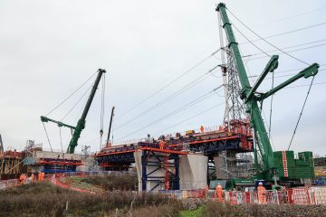 Thumbnail 4 of The truss being moved from the first span of River Tame Viaduct.