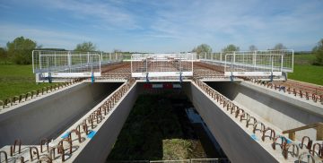 Thumbnail 3 of Thame Valley Viaduct beam delivery