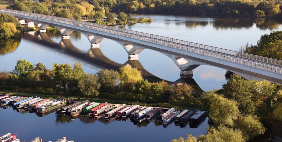 Actual photo of Colne Valley viaduct across Korda Lake - (C) Grimshaw Hufton Crow