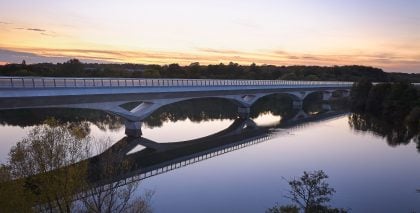 Colne Valley Viaduct with Korda Lake (C) Grimshaw Hufton Crow