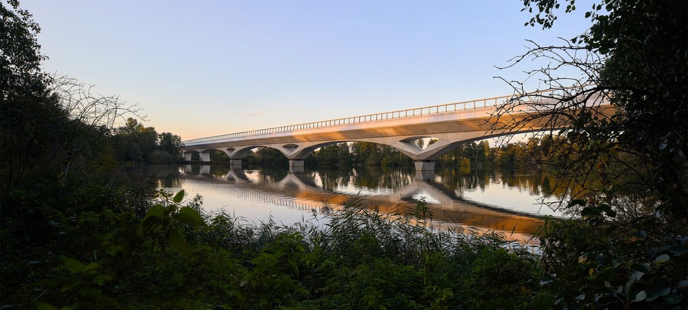 Colne Valley Viaduct with Korda Lake (C) Grimshaw Hufton Crow